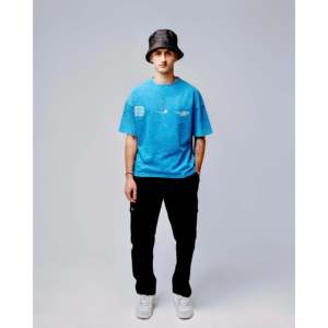 Camiseta Estilo Hip Hop 100% Algodón Orgánico, Transpirable, Lavada, con Gráficos del Personaje Never Ending Madness, Tela Disponible en 180g y 240g - Product Image 2