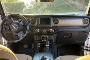Jeep Gladiator Sport 4x4 2021 Usado y Confiable - Product Image 5