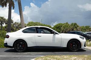 ปี 2024 ระยะทาง 2300 ไมล์ เกียร์อัตโนมัติ เครื่องยนต์ 8 สูบ แบบดูดอากาศธรรมชาติ ขนาดยาง R18 เบาะหนัง ระบบขับเคลื่อนสี่ล้อ กล้องมองหลัง ซ้าย - Product Image 3