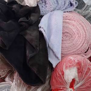 Tela de Poliéster y Elastano Velboa Brillante Jenny Stock, la Mejor Calidad para Vestidos de Mujer, Ropa y Textiles para el Hogar - Product Image 5