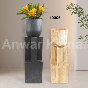 Maceta y Columna de Madera - Product Image 1