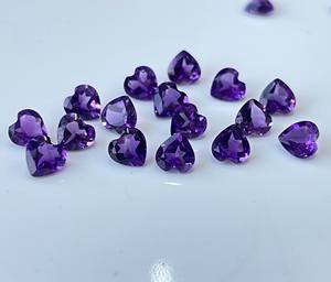 Amatista natural Corte de corazón de 5mm Facetado-Corte de corazón de amatista púrpura suelto Calidad superior - Product Image 2
