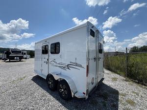 Remolque para Ganado de la Mejor Calidad, Capacidad para 2 Caballos, Construcción de Acero con Interior Espacioso y Seguro - Product Image 4