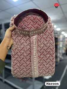 La rayonne de qualité supérieure avec broderie et paillettes fonctionne des deux côtés - Product Image 2