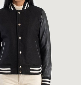 Vente en gros de vestes universitaires matelassées personnalisées pour femmes, style baseball, vêtements d'automne et d'hiver en coton personnalisé du fabricant OEM - Product Image 4
