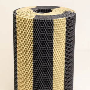 Rouleau de tapis en nid d'abeille en PVC Revêtement de sol imperméable antidérapant pour l'industrie, la construction, l'exploitation minière, l'usine et la sécurité - Product Image 1