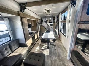 Nouvelles caravanes de voyage 2025 F-o-r-e-s-t R-i-v-e-r Wildwood Grand Lodge 42VERANDA pour l'extérieur, maison mobile, camping-car - Product Image 4