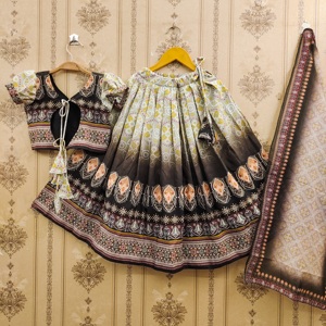 Shoryam Fashion Lehenga Choli pour filles, en polyester, imprimé ethnique, longueur ras du sol, entièrement cousu, tendance premium, best-seller, nouvelle arrivée - Product Image 4