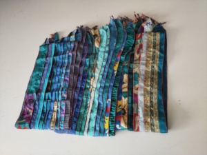 แผ่นผ้าส่าหรีผ้าไหมแบบยาวยาวยาวผ้าพันคอแบบกลับด้านได้สีสันสดใสดอกไม้ผ้านุ่มเรียบลื่นสำหรับผู้หญิงเครื่องประดับแฟชั่นฤดูใบไม้ผลิ - Product Image 2