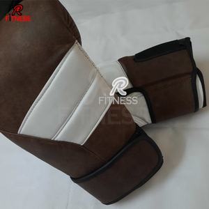 Gants de boxe professionnels personnalisés en cuir noir avec fermeture auto-agrippante, fabrication OEM, couleur, poids et matériau personnalisables, origine Pakistan, ODM - Product Image 3