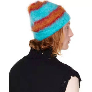 Bonnets en mohair personnalisés en gros Chapeaux d'hiver en tricot doux et chauds pour vêtements pour adultes fabriqués au Pakistan - Product Image 5