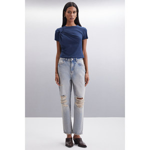 Blusa Corta de Algodón Orgánico con Detalle de Nudo para Mujer, ETHIQUET YASMIN - Product Image 2