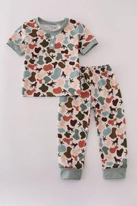 Ensemble de pantalons imprimés de chasse verts pour enfants tenue d'extérieur confortable avec motif élégant correspondant haut bas Style décontracté intelligent - Product Image 6