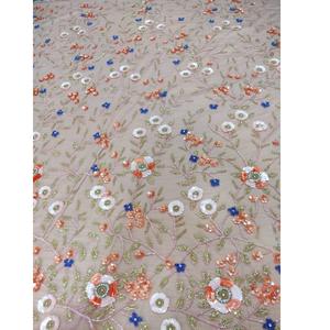 Tela con cuentas de base de algodón de calidad superior con piedras brillantes y lentejuelas para diseñadores de moda disponibles a precio de fábrica - Product Image 1