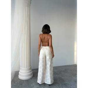 Pantalones de Mujer con Bordado, Pantalones a la Moda con Detalles de Bordado Intrincado - Product Image 1