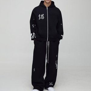 Venta al por mayor de moda cremallera negra logotipo impreso personalizado chándal para hombres Streetwear chándales de alta exigencia para el invierno transpirable - Product Image 1