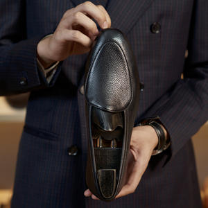 รองเท้าหนังแท้ขายส่งจำนวนมาก รองรับ OEM และปรับแต่งได้ รองเท้าทำงานสำหรับผู้ซื้อ รองเท้าทางการ - Product Image 4