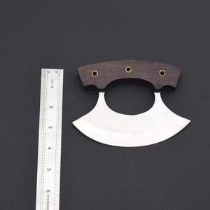 มีดอลาสก้าอูลูเหล็กกล้าคาร์บอน พร้อมปลอกหนัง ด้ามไม้พะยูงตีขึ้นรูปเอง ทำด้วยมือ มีดครัว OEM ระดับมืออาชีพ - Product Image 1