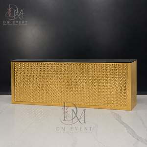 Barra de Bar Desmontable para Eventos de Hotel, con Panel Texturizado con Tachuelas de Acero Inoxidable Dorado Personalizado y Cubierta de Vidrio Templado Espejado - Product Image 3