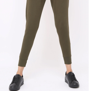 Joggers personalizados para mujer 89% poliéster 11% algodón rendimiento suave y relajado con estilo frontal plano para mujer - Product Image 4