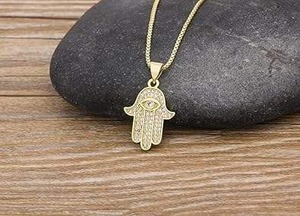 Collar Hamsa Unisex Clásico de Oro Sólido de 14K, con Diamante Cultivado en Laboratorio, Corte Brillante, Certificado GIA, Joyas D'VINS, Alta Demanda - Product Image 3