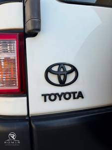 Toyota FJ Cruiser VXR 2012 Usado, SUV Usado, Volante a la Izquierda, Automático, R17, Tracción en las Cuatro Ruedas, Portaequipajes de Aluminio, Asientos de Tela Oscura |   Listo para Exportar - Product Image 5
