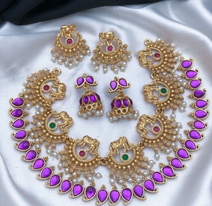 Designer Look traditionnel et collier plaqué or polonais mat pour les fêtes mariages laiton avec cadeau parfait pour les femmes - Product Image 5