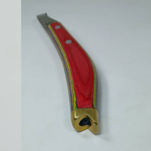 Venta superior Cuchillos de pezuña de caballo de acero inoxidable Instrumentos veterinarios reutilizables afilados con mango de madera Cuidado de pezuña - Product Image 4