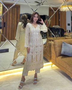 Último diseño listo para usar traje de fiesta pesado Secuencia de bordado Faux Georgette Top y pantalón bordado de secuencia con Dupatta - Product Image 1