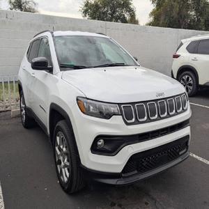 Jeep Compass Latitude Lux 2022 IMPECABLE - Product Image 1