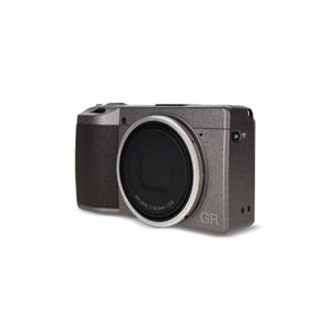 24MP Compact Digital Camera <b>28mm</b> F2.8 Lens APS-C Size CMOS Sensor HD Video 5K Metallic Warm-Gray Body Dark Brown Grip Natural - Product Image 3