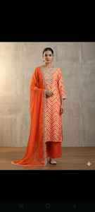 ชุดเดรสงานปาร์ตี้แบบดั้งเดิม ผ้าคลุมไหล่ปักลายสวยงาม งานปักเลื่อมแบบหนักแน่น ดูหรูหรา แห้งเร็ว พร้อมเสื้อท่อนบนและกางเกงชาราร่า - Product Image 4