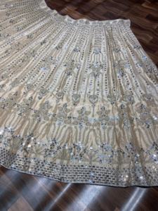 Lehenga คอลเลกชันที่สวยงามและได้รับความนิยมมากที่สุดด้วยการปักที่สวยงามเขียนโค้ดและงานปักเลื่อมหนัก - Product Image 4