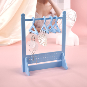 Présentoir de boucles d'oreilles en acrylique élégant avec support à crochets idéal pour un usage personnel et des vitrines de vente au détail - Product Image 5