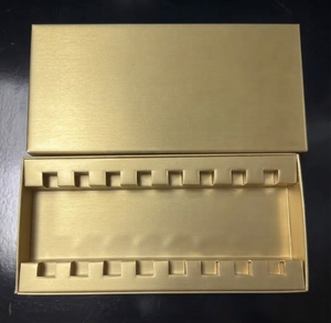Caja de Regalo de Chocolate con Compartimentos y Inserto Personalizado para Trufas y Bombones — Calidad Alimentaria - Product Image 1