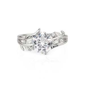 Anillo de Promesa Jeulia con Nombre Personalizado, Diseño de Flor con Diamantes Tallados, para Aniversario - Product Image 1