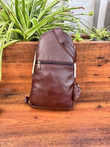 Nuevo bolso de pecho de un solo hombro para exteriores de cuero de vaca hecho a mano, bolso de cuero genuino para ocultar el pelo occidental, bolsos deportivos para ciclismo - Product Image 5