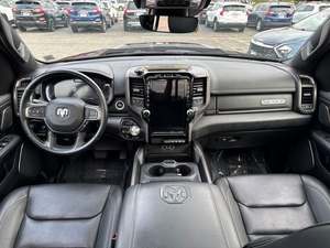 4WD รถแท็กซี่แบบลูกเรือ2024แรม1500มือสองสีแดงพร้อมเบาะหนังระบบนำทางแพคเกจความสะดวกสบายบรรจุภัณฑ์บนท้องถนน - Product Image 5