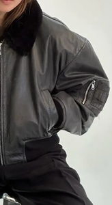 Veste à col en cuir de qualité supérieure pour femmes avec fermeture à glissière et doublure en fourrure confortable pour la veste universitaire Winter Warmth - Product Image 6