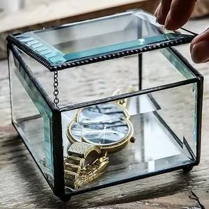 Nueva Caja de Anillos Cuadrada de Vidrio Transparente Vintage Ecológica con Borde de Latón Metálico Negro para Decoración del Hogar y Almacenamiento de Joyas - Product Image 1
