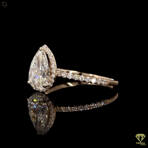 Bague en diamant de laboratoire Halo taillé en poire Bague de fiançailles en argent plaqué or 925 pour femme - Product Image 2