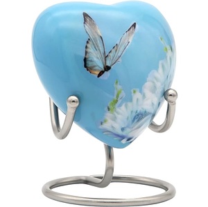 Urna de cremación de recuerdo en forma de corazón única para cenizas humanas hecha a mano en latón y urna de entierro de recuerdo grabada a mano en casa - Product Image 6