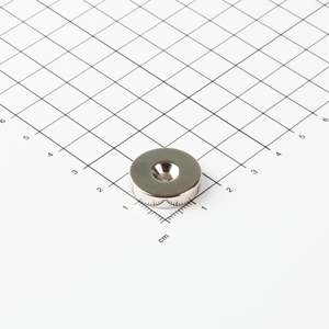 Magnete ad anello in neodimio Ø20xØ3,5x4,5mm con svasatura conica - Product Image 1
