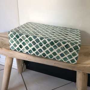 Boîtes à bijoux en incrustation d'os fabriquées à la main de source éthique Organisateur de mouchoirs à motifs floraux verts et blancs Meilleur prix - Product Image 3