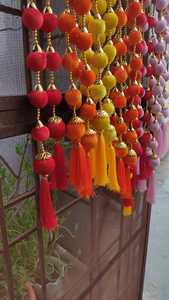 สายพู่ลูกบอลกำมะหยี่อินเดียสำหรับงานแต่งงานฮาลดิเมนเวทีฉากหลัง Diwali Eid Onam ของตกแต่งผนังแขวนของขวัญขึ้นบ้านใหม่ - Product Image 5