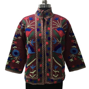 Veste femme Boho Chic faite à la main multicolore Suzani brodé coton respirant Design floral tissé artisanal veste artisanale - Product Image 1