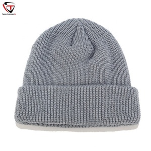 Bonnet de luxe à motif personnalisé pour adultes Bonnet d'hiver en tricot de haute qualité avec impression numérique vierge pour logo - Product Image 4
