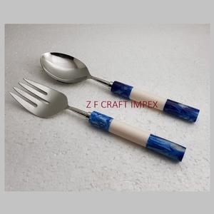 Ensemble de cuillères à salade en acier inoxydable à manche en résine de couleur personnalisée Nouvelles cuillères à salade à la mode Serveurs à poignée personnalisée - Product Image 2