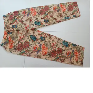 Pijamas de algodón estampados hechos a medida hechos de telas estampadas de 100% bloques ideales para reventa en tiendas de ropa - Product Image 1