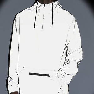 Chaqueta Cortavientos Informal Unisex con Capucha, Logotipo Frontal Reflectante, Forro de Algodón Teñido Liso, Color Personalizado de Invierno, Servicio OEM - Product Image 4